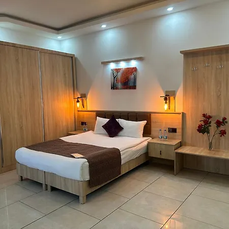 Hotell Beyond 2*