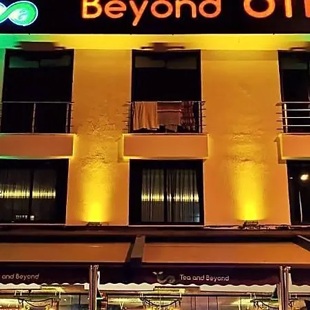 Hotel Beyond 2*